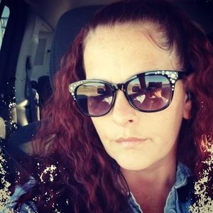 Meet your Posher, Leslie